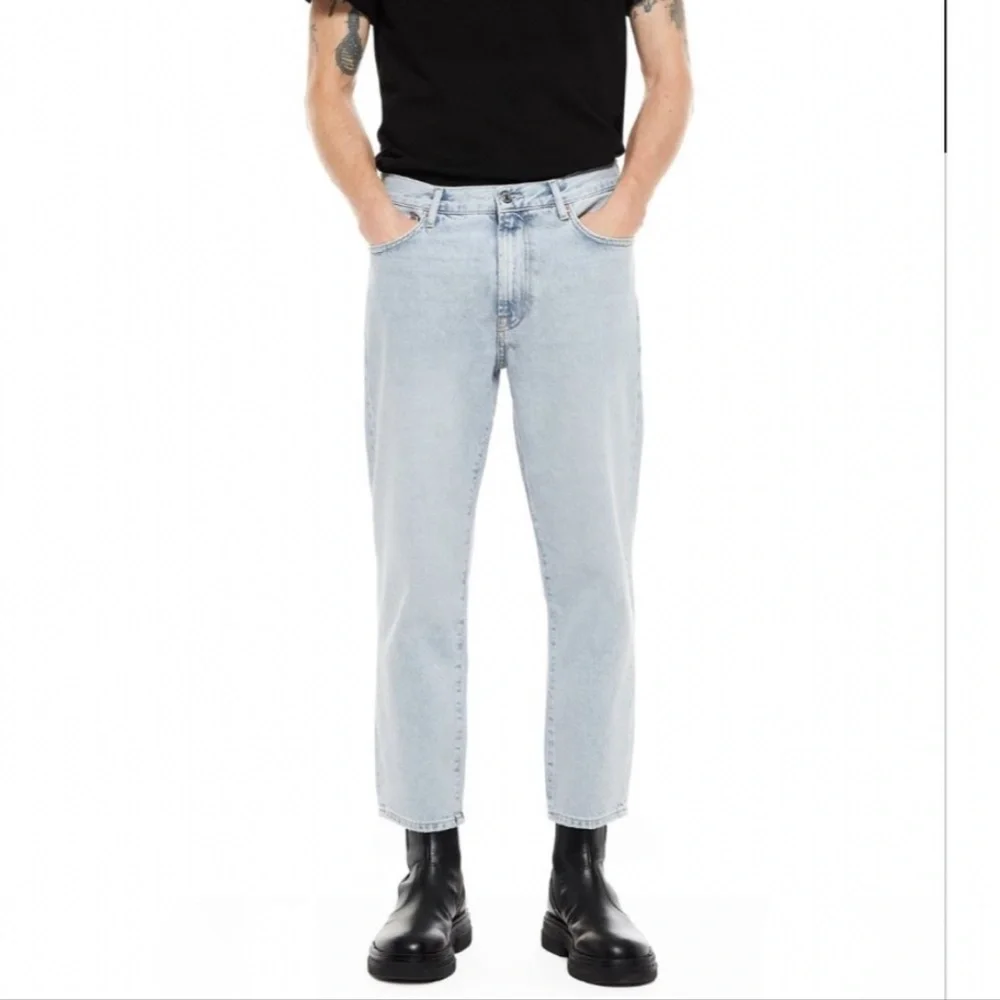 NWT ZARA STRAIGHT FIT JEANS LIGHT BLUE
